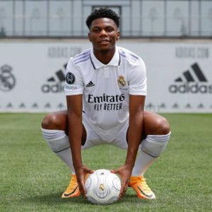 开云体育-【观点】球星灭绝危机！传控+高位逼抢为足球掘墓